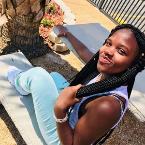 Meet your Posher, Jamesia